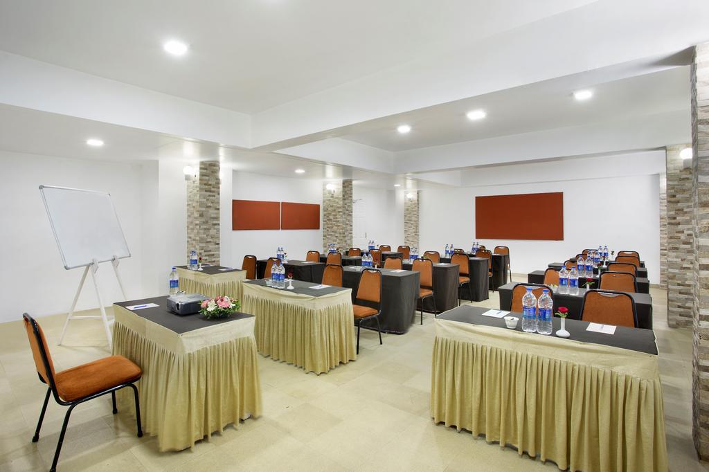 Avion Holiday Resort Lonavala Exterior foto