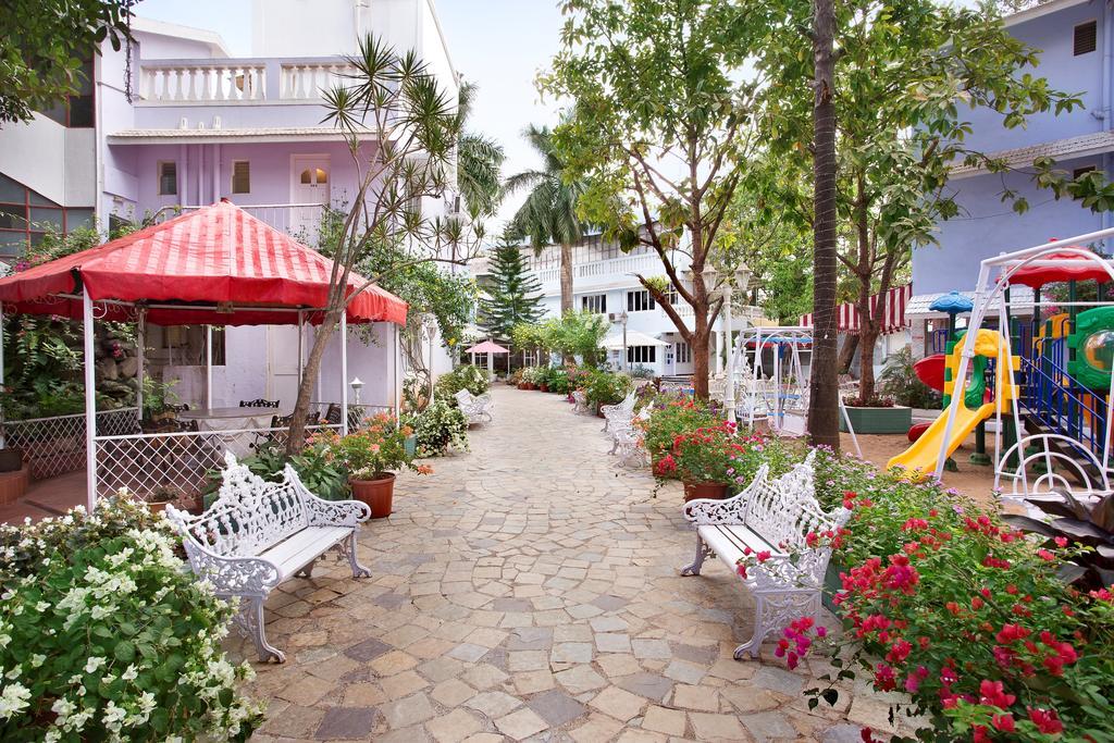Avion Holiday Resort Lonavala Exterior foto